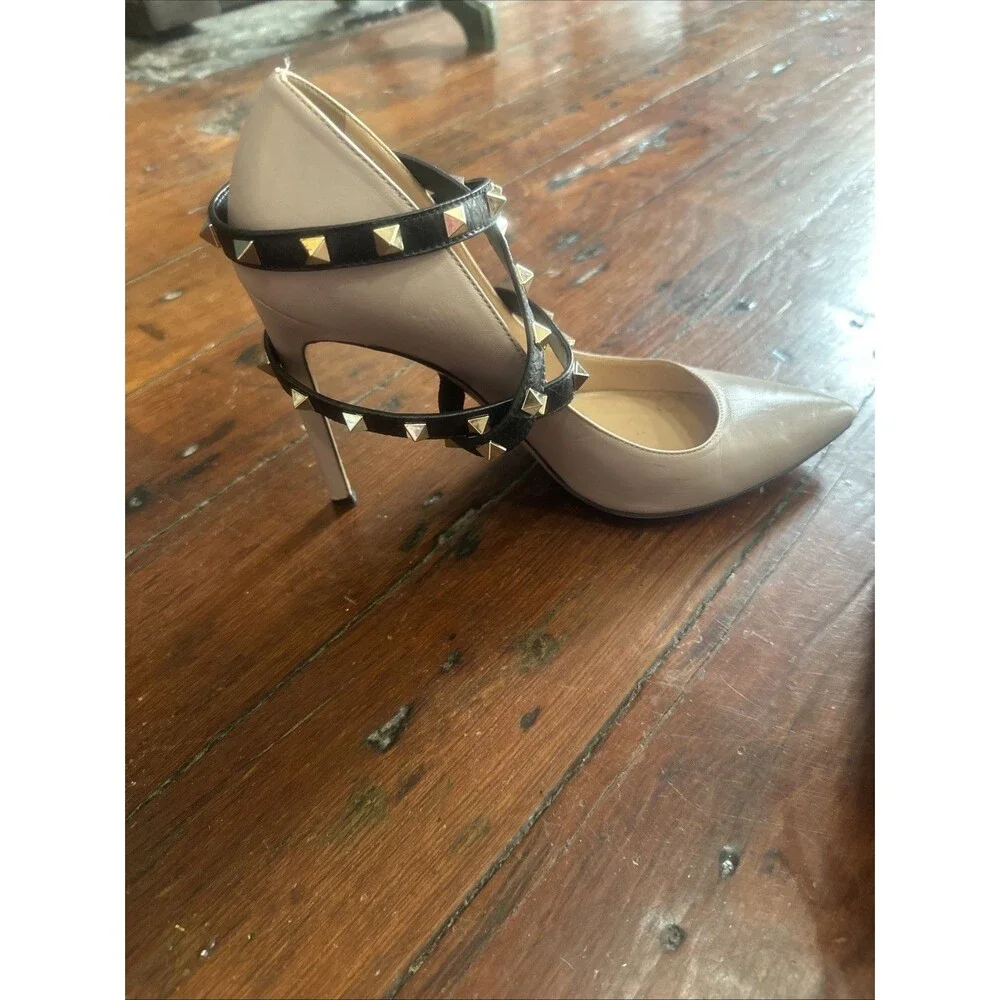 Valentino Rockstud Nude Leather Heels Black Studded ankle wrap Pointed Toe 39.5 - Picture 9 of 16